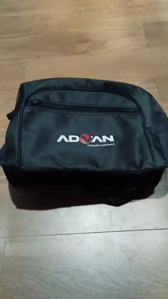 Tas slempang merk advan