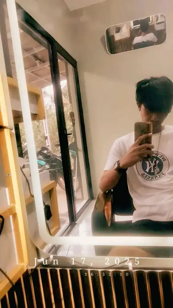 Sedang Mencari pekerjaan .