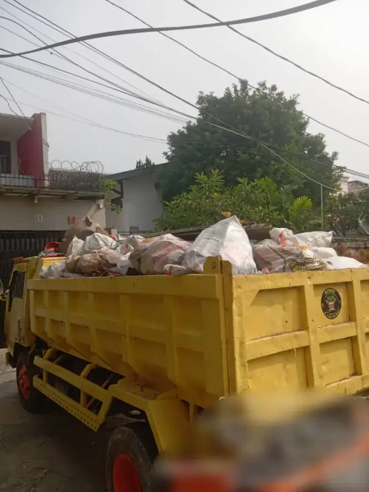 Jasa buang sampah puing proyek