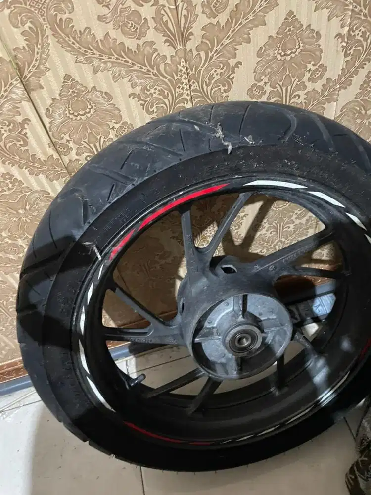 Ban dan velg belakang copotan ori cbr 150 2018