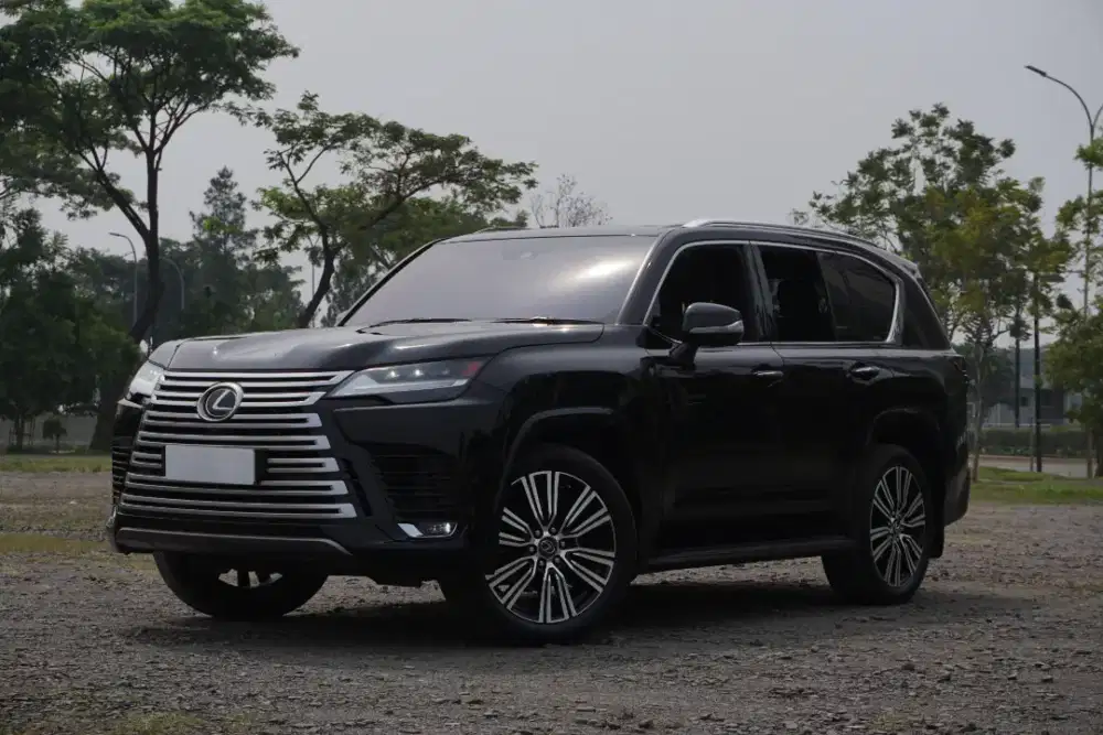 Lexus LX600
4x4 3.5T V6 2022