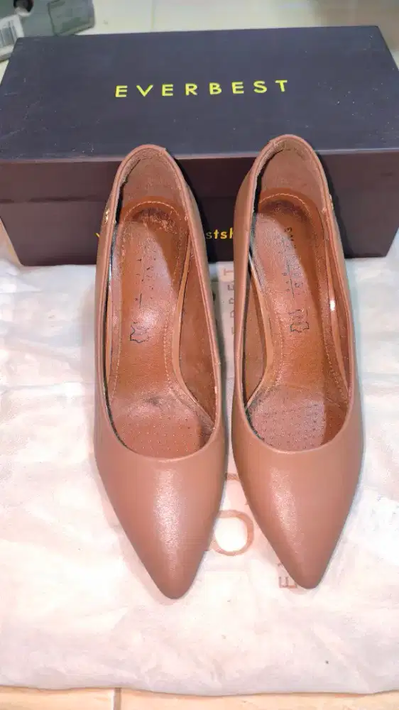 Sepatu everbest
