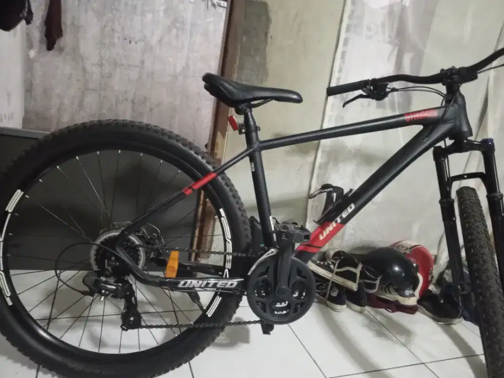 Sepeda united 27,5 masih baru