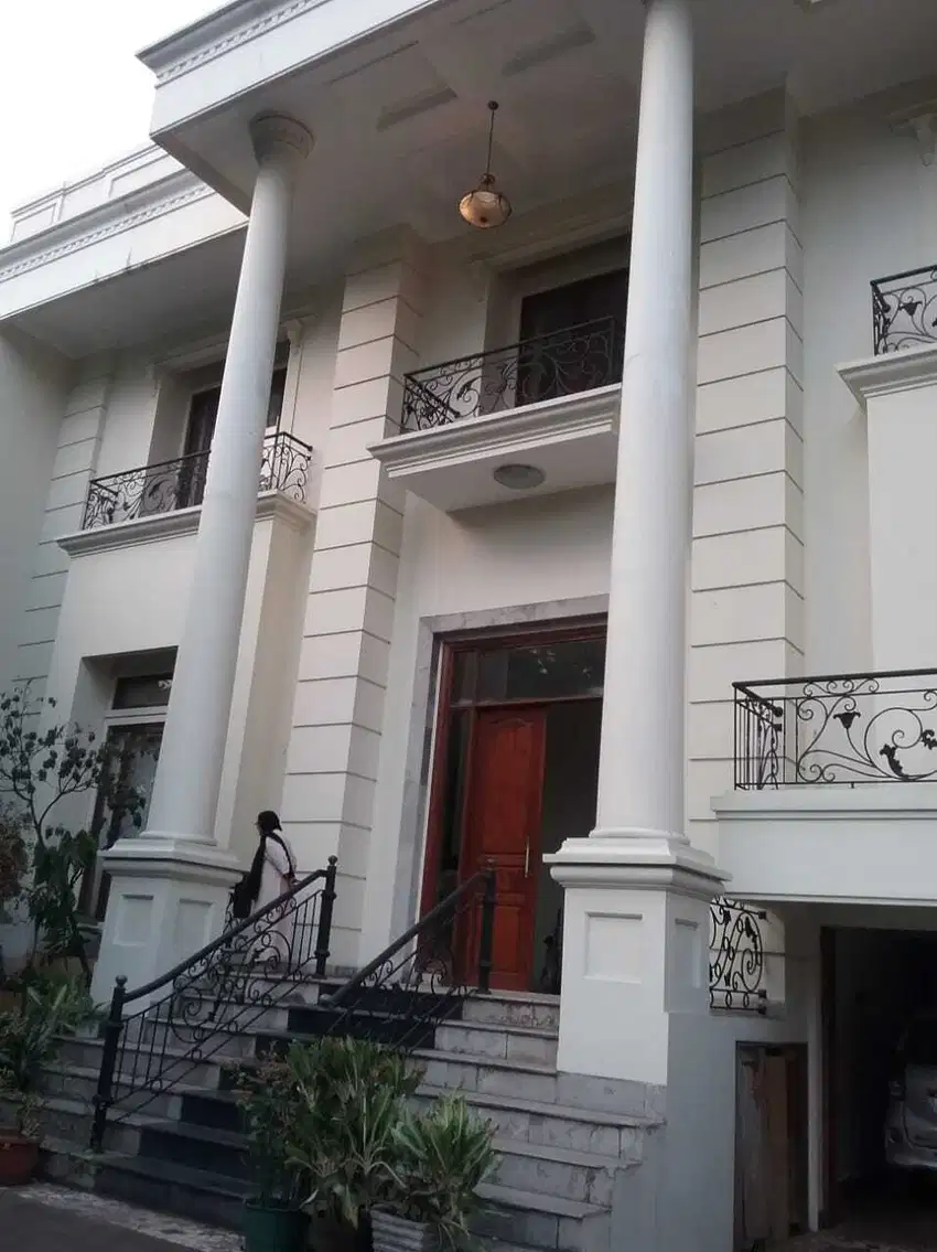 Dijual Rumah Mewah Cantik di Pondok Indah Jakarta Selatan
