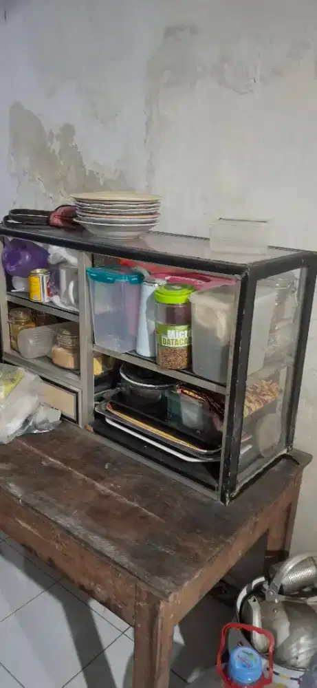 2 Meja plus 2 etalase jualan nasi dan warkop kayu kokoh