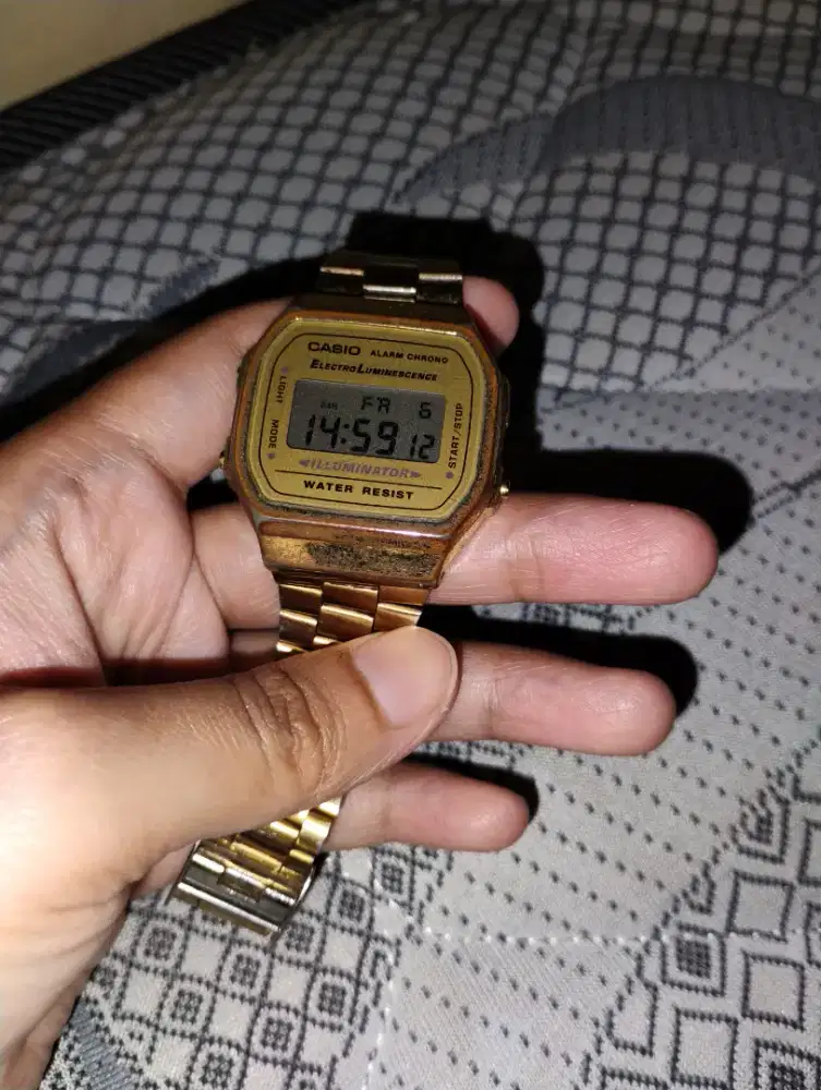 Jam tangan digital Casio Ori