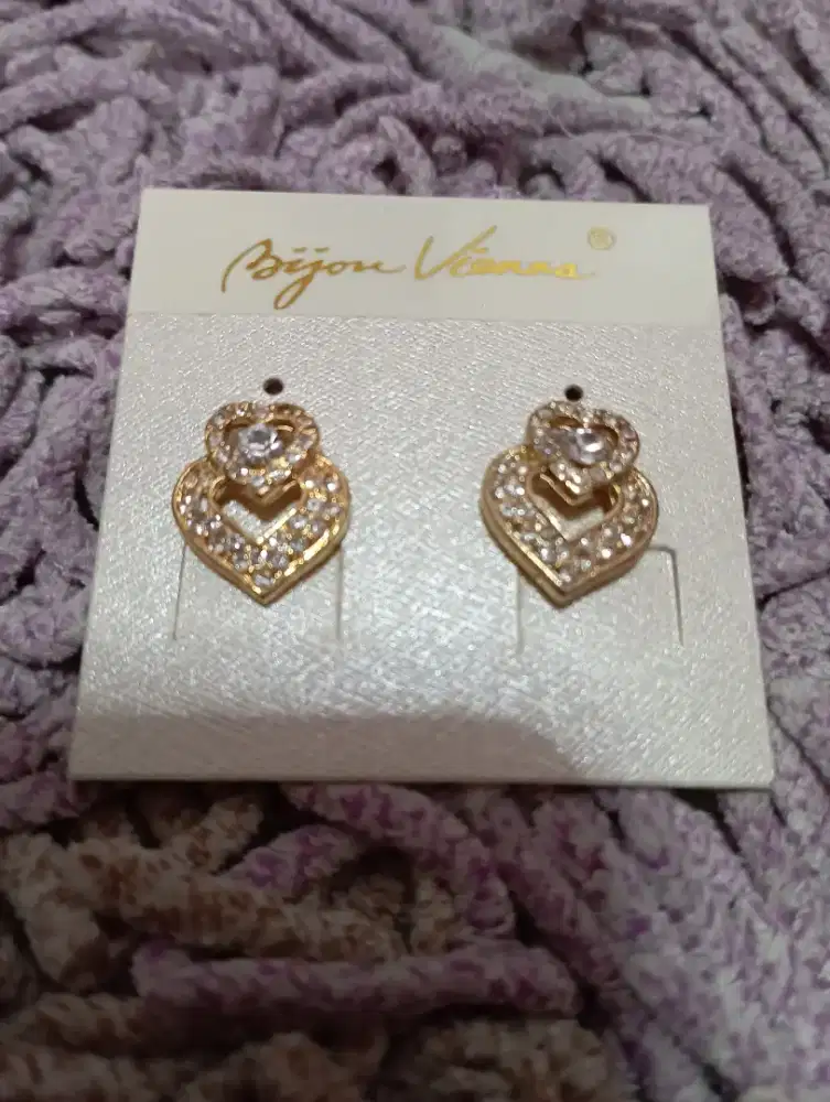 Preloved Anting Tusuk