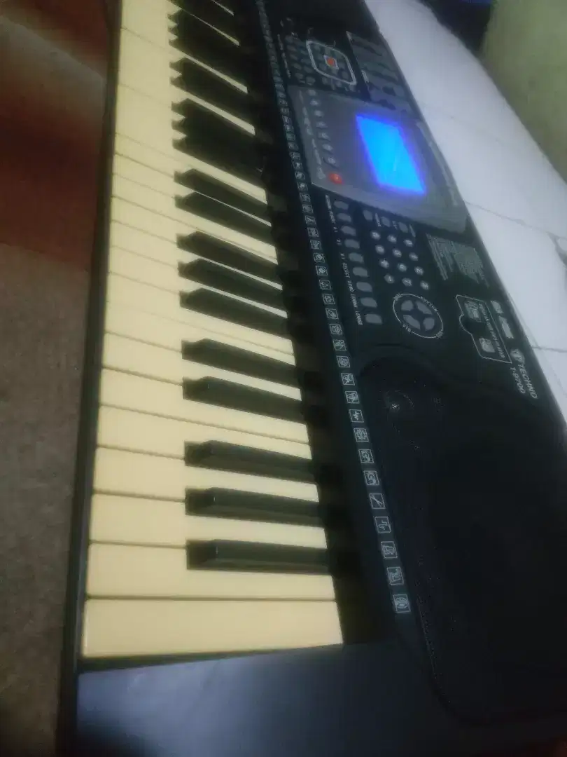 Key board techno T9700