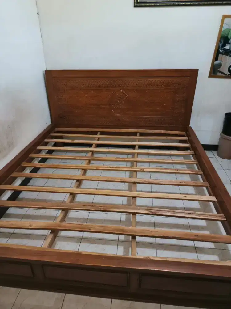 Jual cepat , murah Dipan Kayu Jati