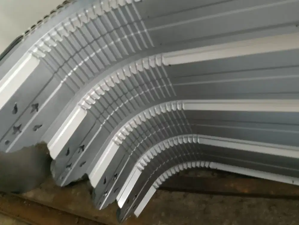 Galvalum lengkung flora