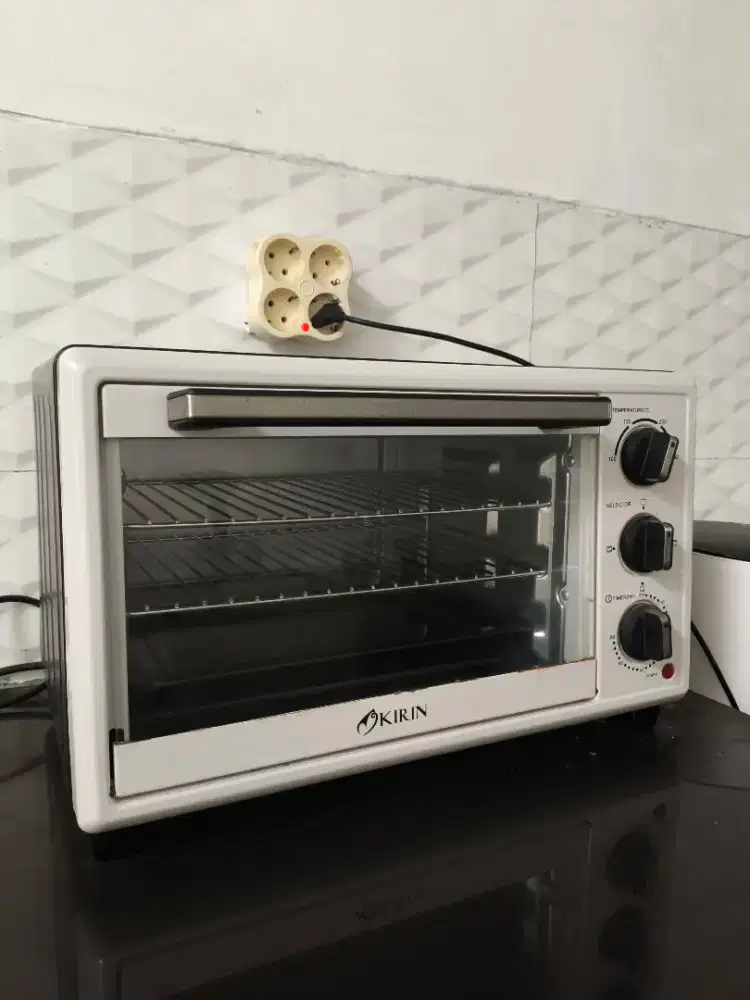 Oven Merk Kirrin Baru Dipake Sekali Aza Kelamaan Di Simpan...