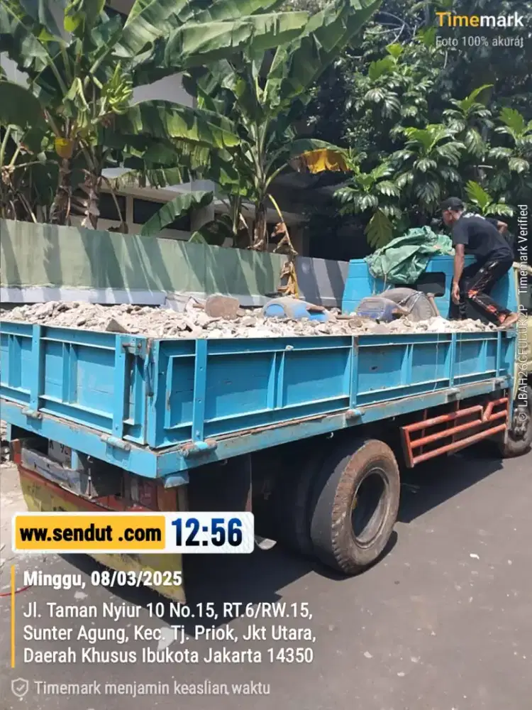 Urukan puing dan buang sampah