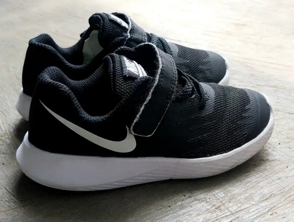 SEPATU SNEAKERS ANAK HITAM NIKE KIDS SHOES