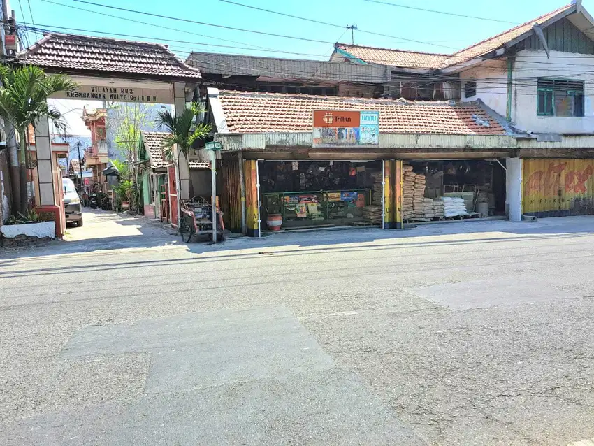 Dijual Toko SUper Strategis 0 Jalan Raya di Jalan Rajawali Surabaya