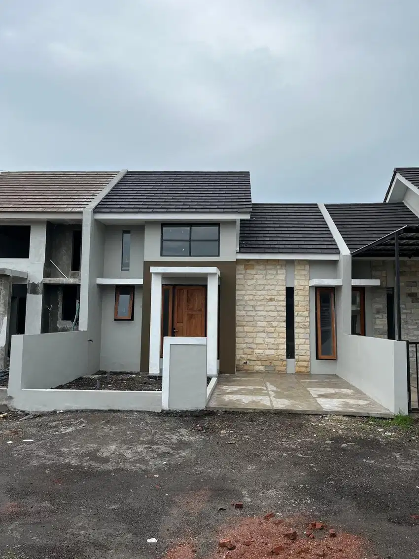 Rumah Baru Siap huni perbatasan Sukodono Nol jalan Raya