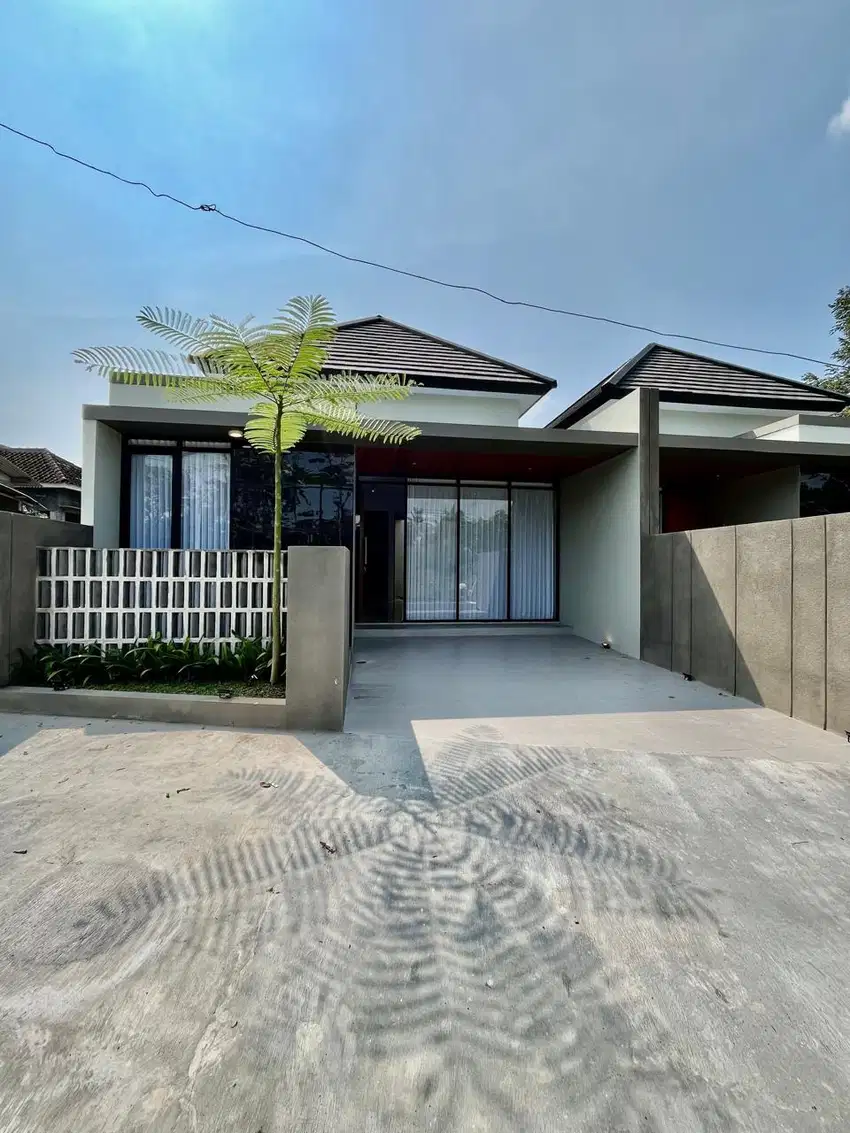 RUMAH CANTIK MEWAH MODERN KEKINIAN STRATEGIS DI JALAN KALIURANG KM 13