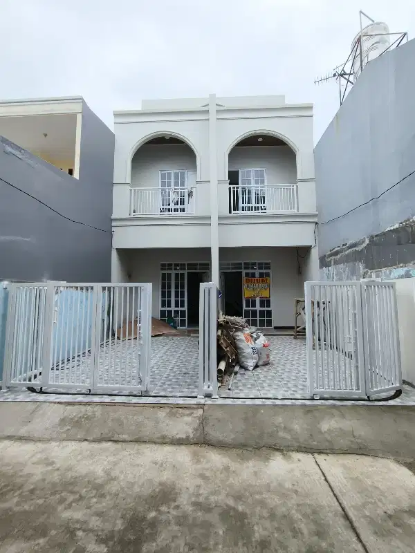 Rumah baru siap huni. 3kt 2km bisa kpr jakarta kalisari cijantung