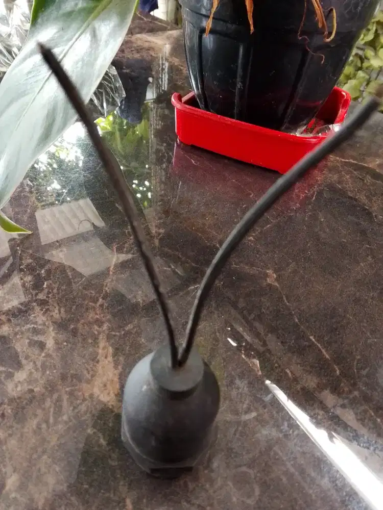 Alat listrik fitting gantung