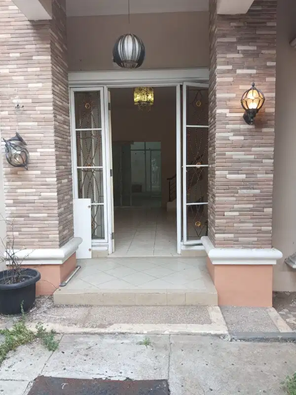 dijual cepat rumah 2lt di royal residence Pulogebang