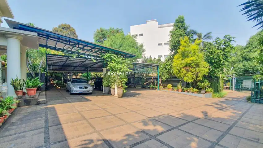 Rumah Mewah di Jl Pangeran Antasari Cocok Untuk Townhouse
