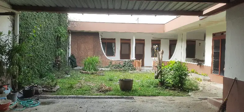 Di sewakan garasi 4 mobil  kota rumah selatan SPBU RM Said solo