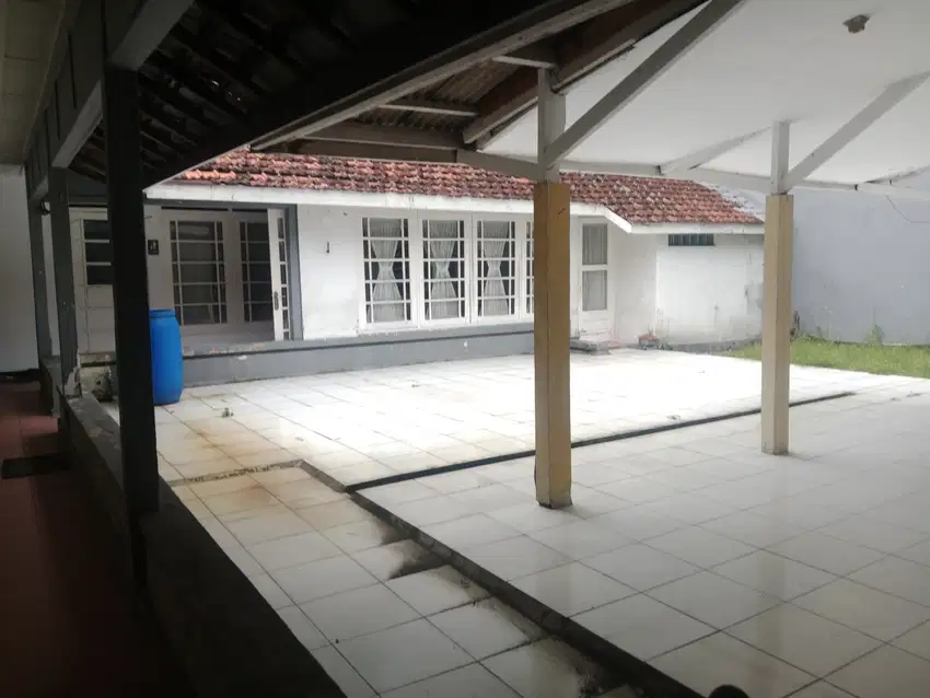 Disewakan Rumah Cocok Tinggal, Kantor Mainroad Cihampelas Bandung Kota