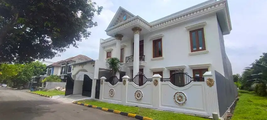 Dijual Rumah Besar Mewah di Puspita Loka BSD