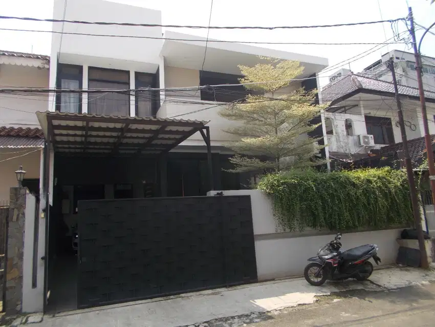 Rumah 2 Lantai di Cipete Selatan, Hanya 15 menit Ke Tol Pondok Pinang