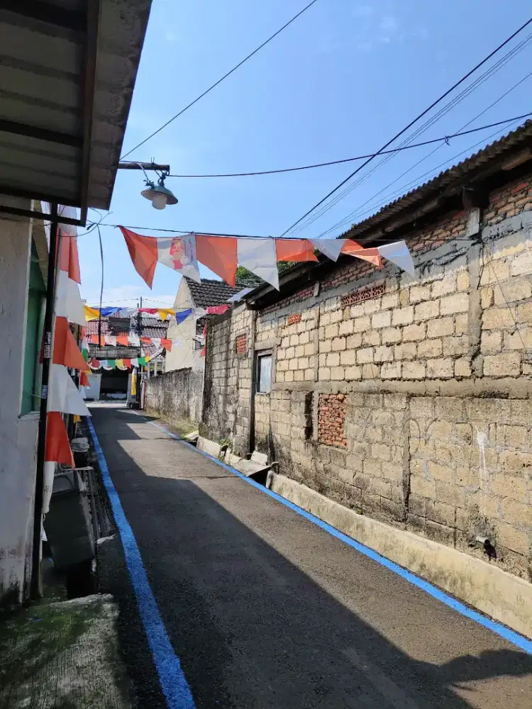 Dijual murah, lokasi sangat strategis, di Perumnas Depok 2 Tengah