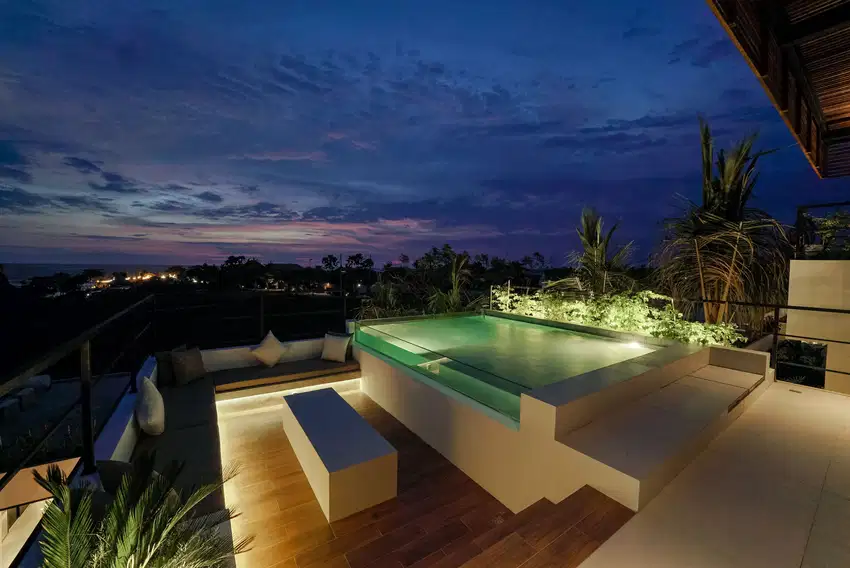 CONTEMPORARY 4-BEDROOM VILLA IN PERERENAN WITH PRIVATE GARDEN AND POOL