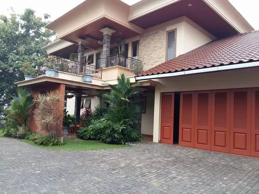 Rumah super mewah di bukitsari semarang