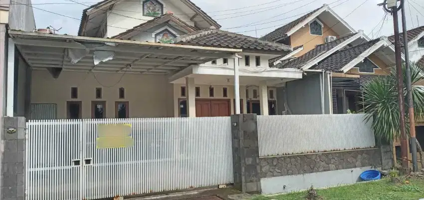 Dijual murah rumah di komplek gading regency