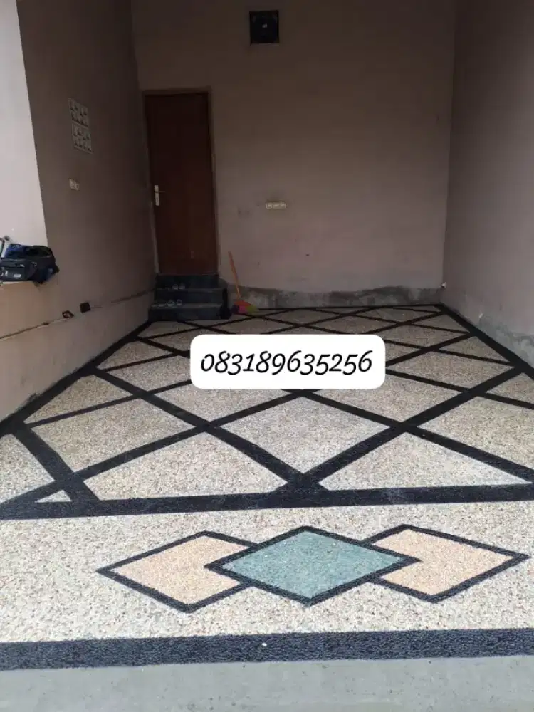 lantai batu sikat bermotif