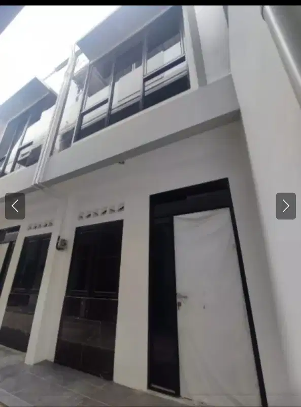 Dijual Rumah 2 lantai akses motor belakang KFC cempaka putih timur