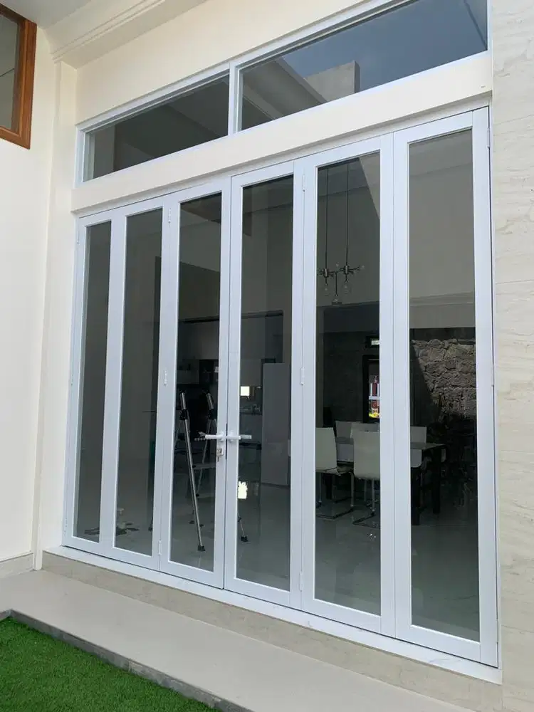 Pintu Lipat White Aluminium