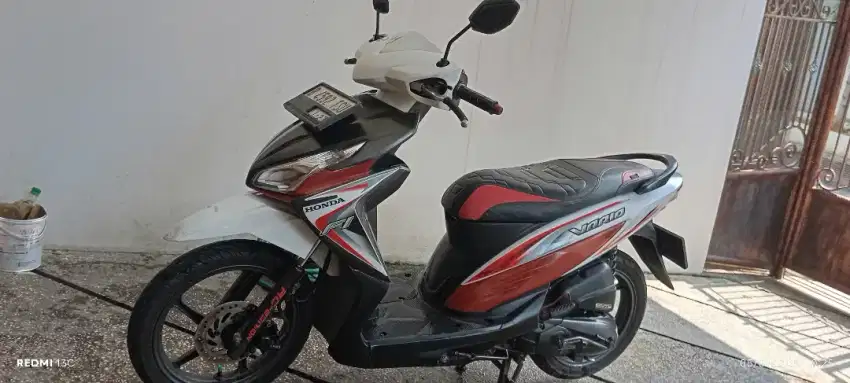 Jual santai vario fi surat lengkap  2017 plat DKI Nego