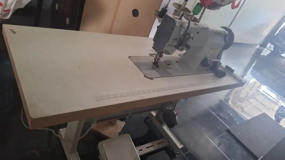 Mesin jahit walking foot 2 jarum typical GC20606 second like new