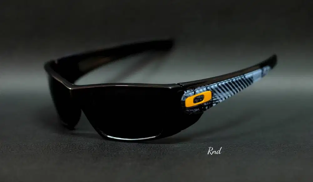 Kacamata Oakley type Fuel Cell Maxx Fear Light edition frame polished