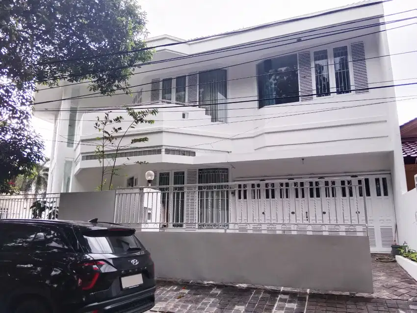 Rumah Hoek Semi Furnished Siap Huni di Bintaro TangSel