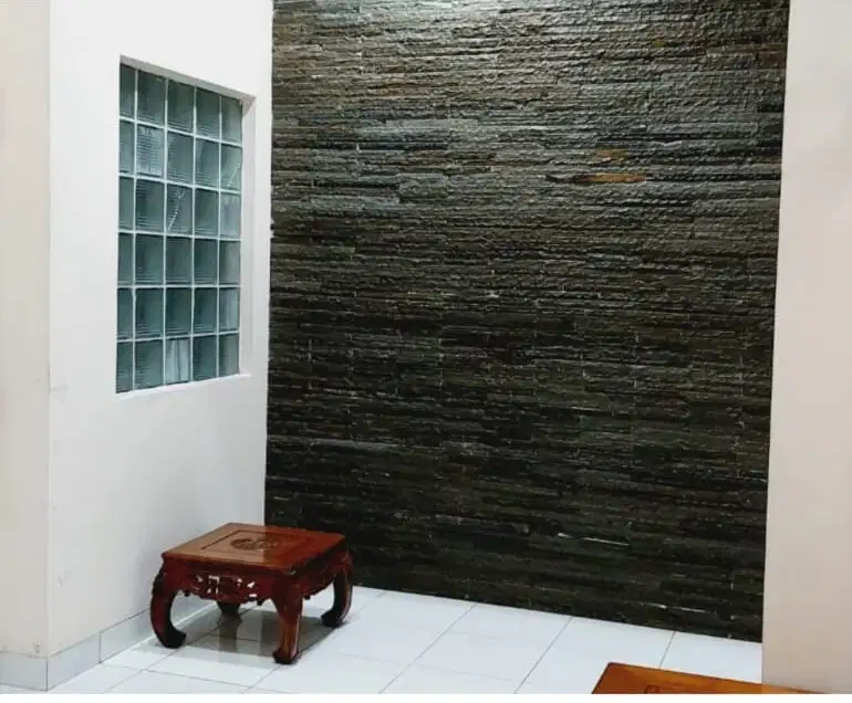 Rumah Bagus 2 Lantai Semi Furnished di Taman Surya Jakarta Barat