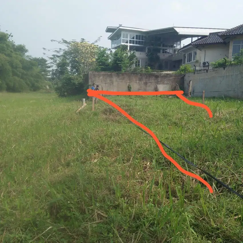 Kavling Tanah 693 m2 Posisi Ngantong di Danau Biru Lippo Karawaci
