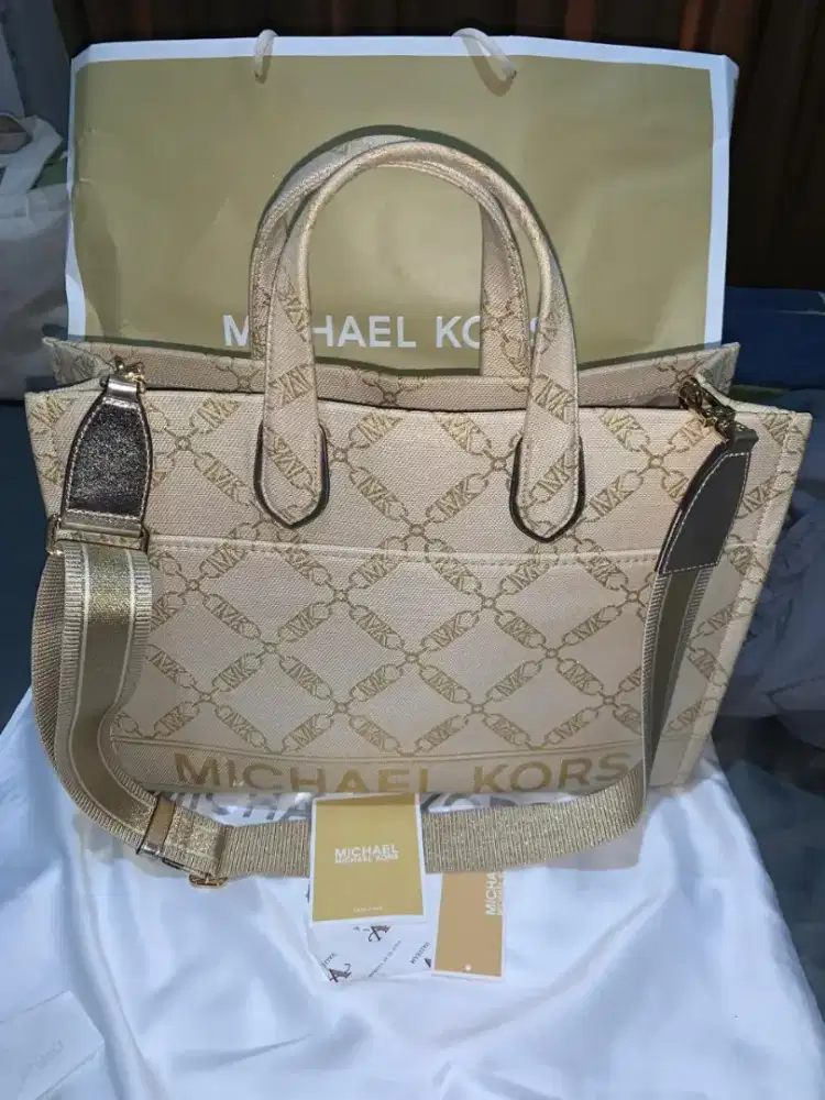 Preloved Tas Authentic MICHAEL KORS Tote Beige Gold