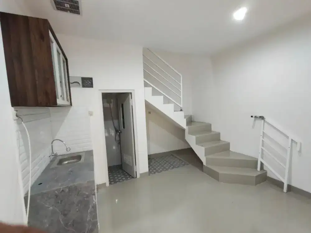 Di Jual Rumah 2 Lt Percetakan Negara XI Dekat Mall Grand Pramuka