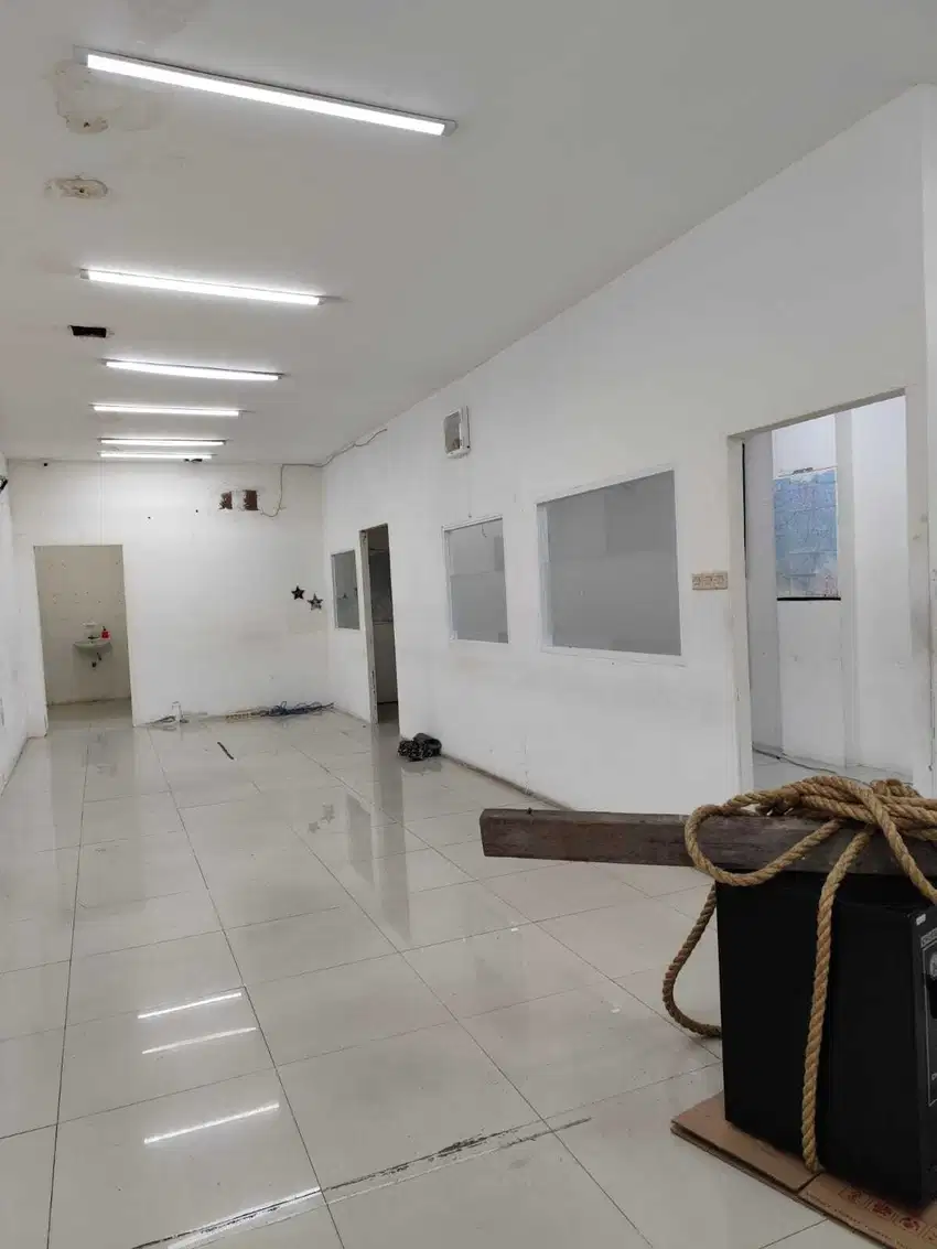Dijual murah gudang sedayu bizzpark daan mogot 2 lantai