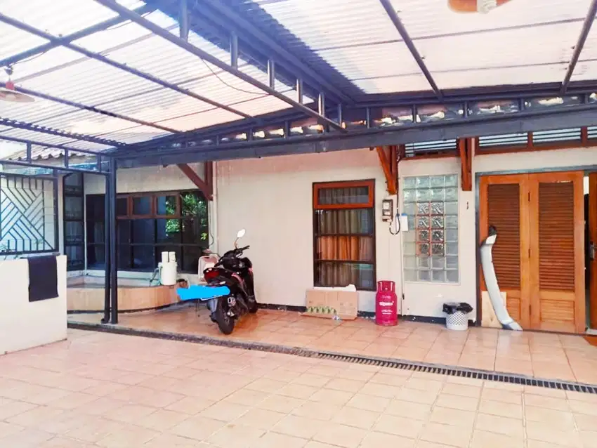 Rumah luas posisi Hook di Jl. Bukit Nakula, Bukit Sari, Ngesrep