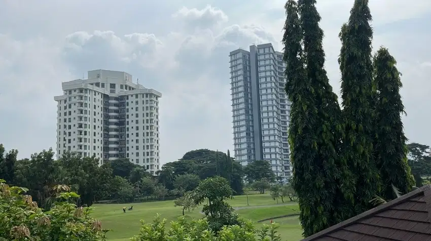 RUMAH GRAHA FAMILI GOLF VIEW DENGAN KOLAM RENANG PRIBADI MEWAH