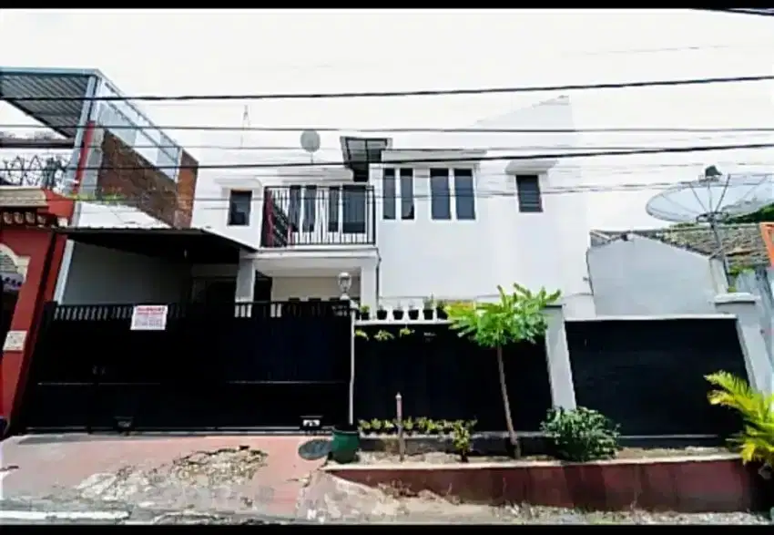 Dijual rumah dan kos 2 lantai di daerah ikan paus malang