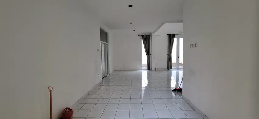 DIJUAL RUMAH MURAH DAN SIAP HUNI 2 LANTAI DI CLUSTER DEPAN KOTA WISATA