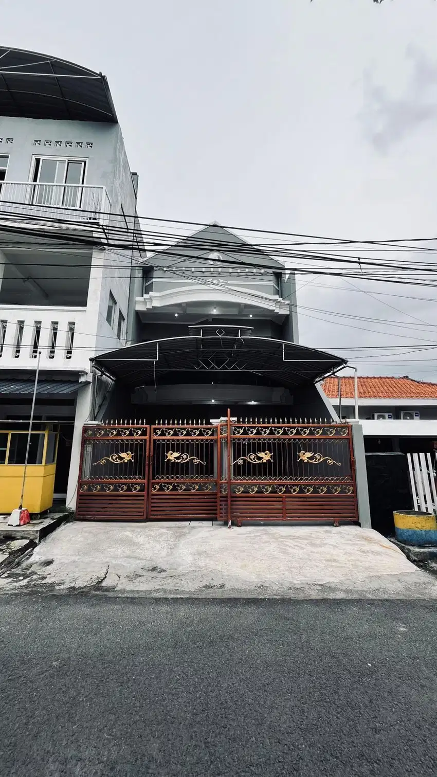 Rumah Cantik Siap Pakai Lokasi Ngagel Wasana Surabaya