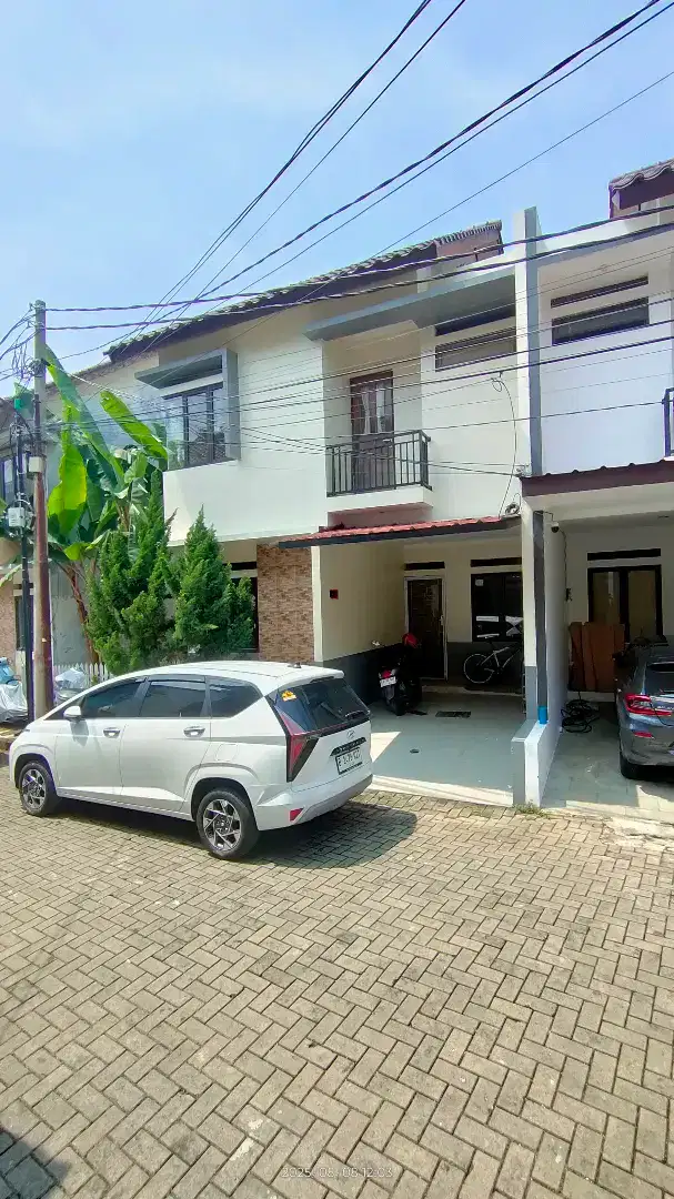 Rumah strategis dekat MRT, lokasi Cirendeu atau dekat cinere